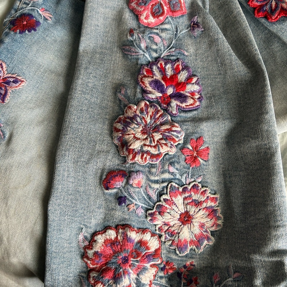Free People Driftwood Farrah Embroidered Flare Jeans Red Floral Embroidery - Picture 3 of 10